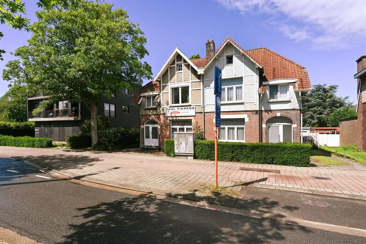 Te renoveren woning en magazijnen op 3100m² foto 2