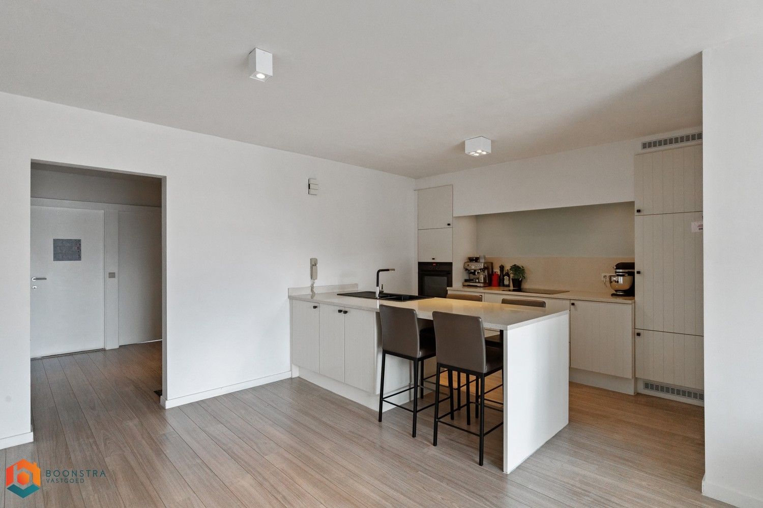 Gerenoveerd appartement met 2 slpkrs in hartje Putte foto 8