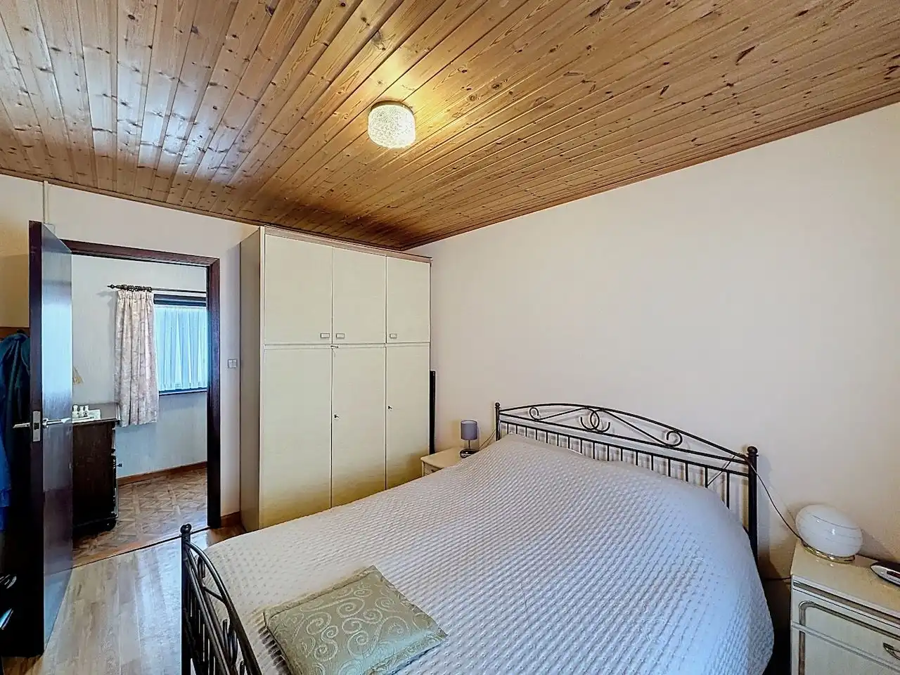 Aangenaam gelegen woning in de mooie vernieuwde H. Consciencestraat te Heist. foto 18