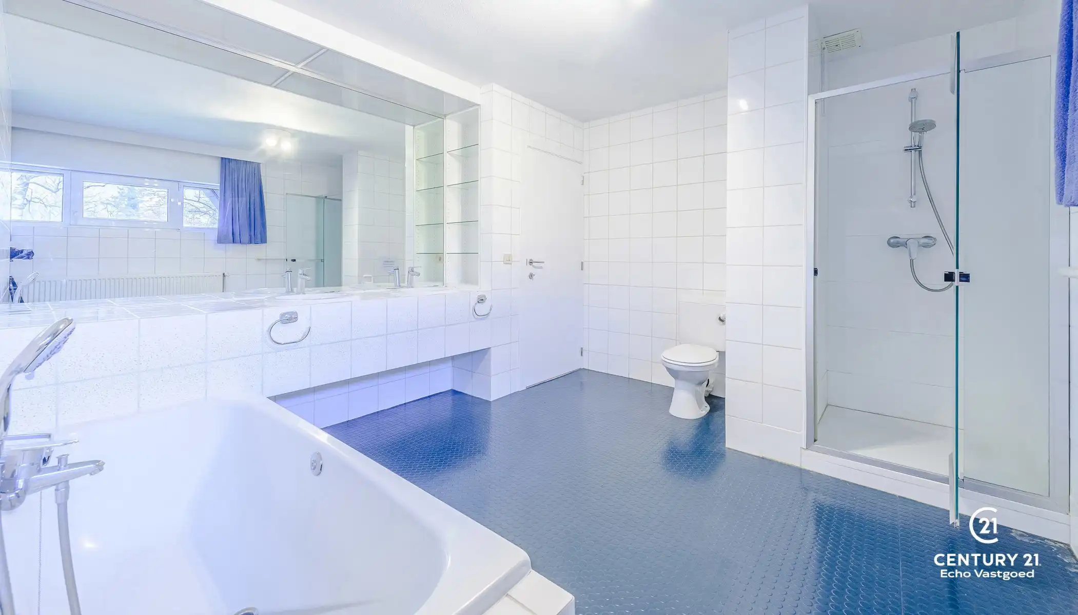 Ruime villa op zonnig perceel v. 2789m² in villawijk De Lint foto 15