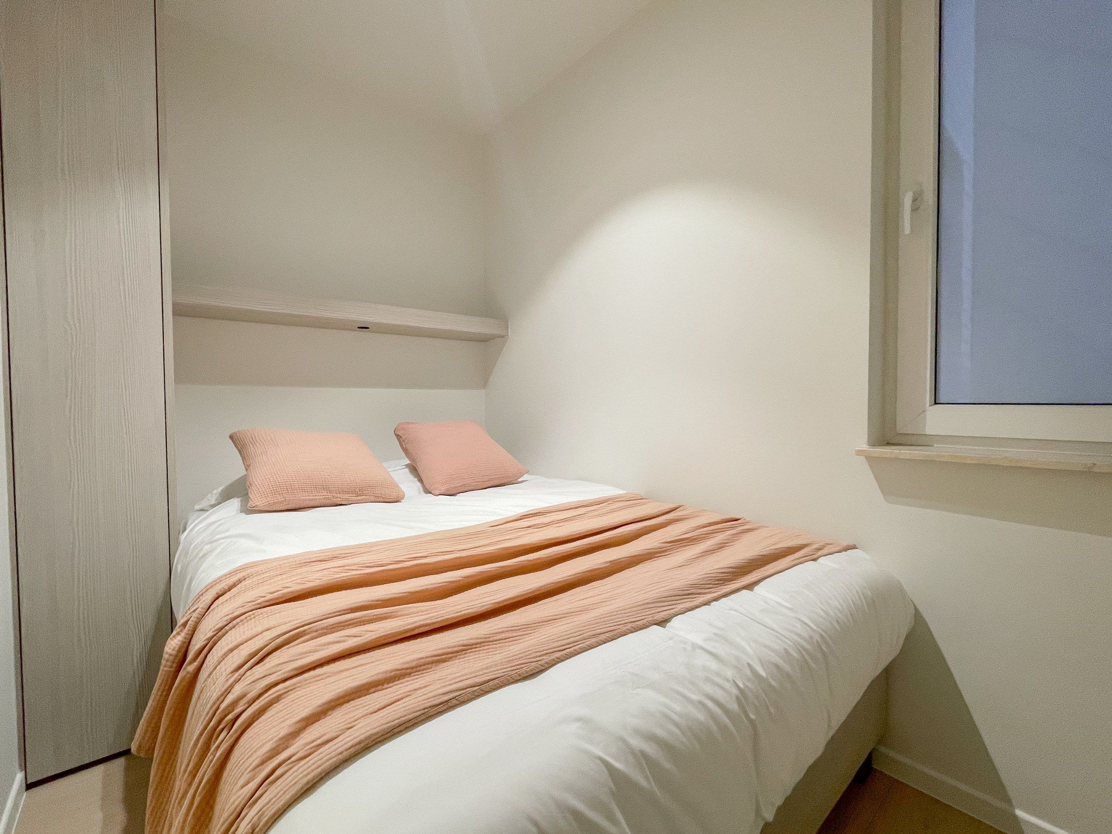 Stijlvol volledig gerenoveerd appartement met zijdelings zeezicht gelegen in het Zoute. foto 16