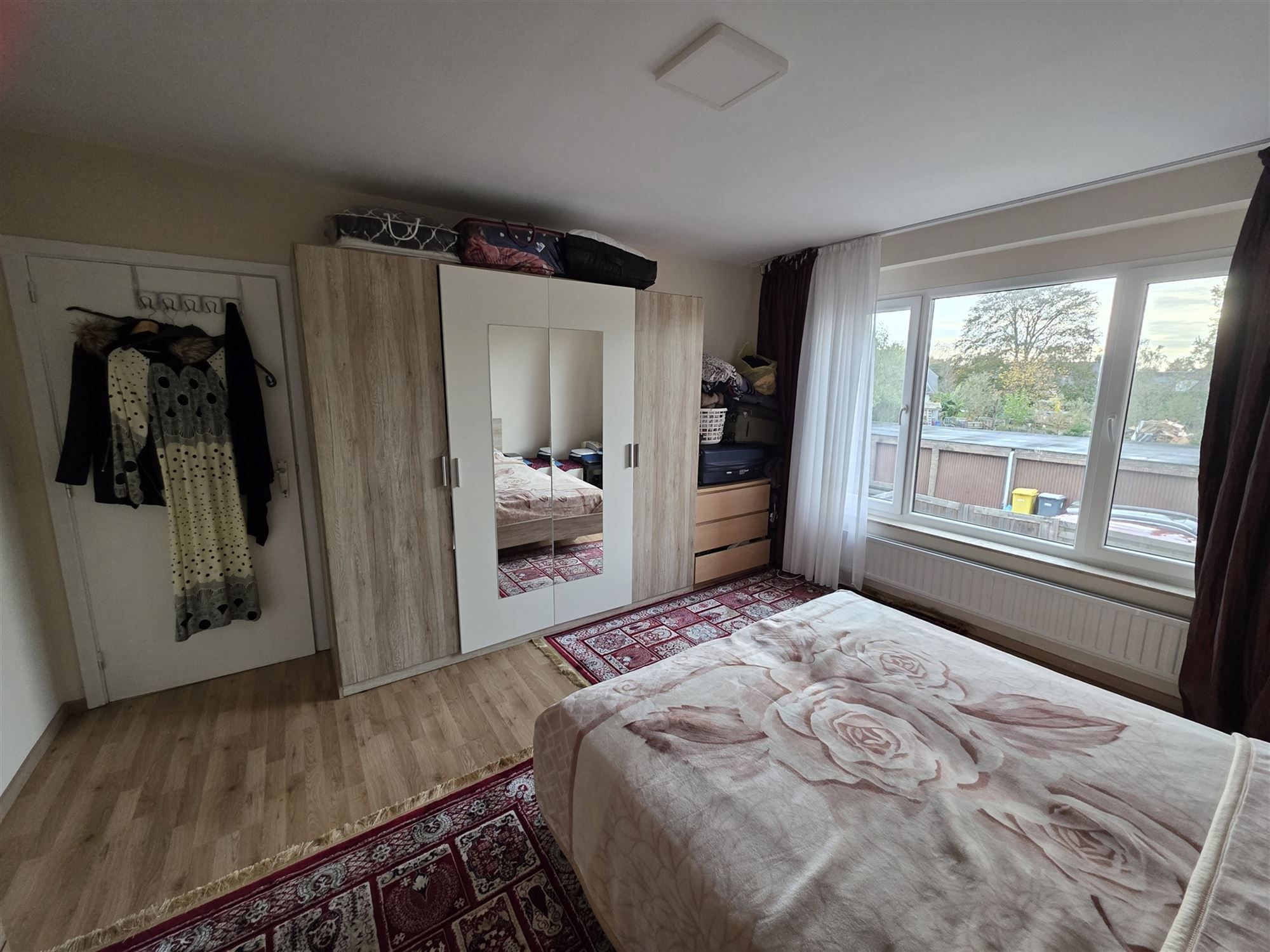 Instapklaar 2-slaapkamer appartement met terras en garage foto 13