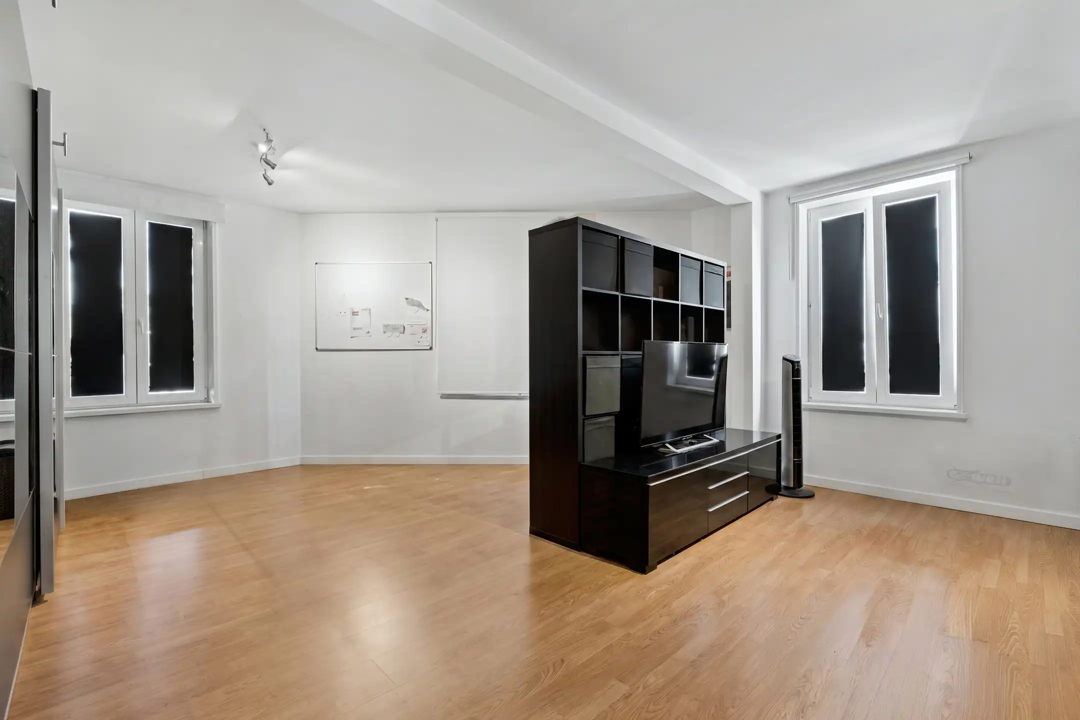 Gezinswoning met 4 slaapkamers en aanpalend magazijn foto 11
