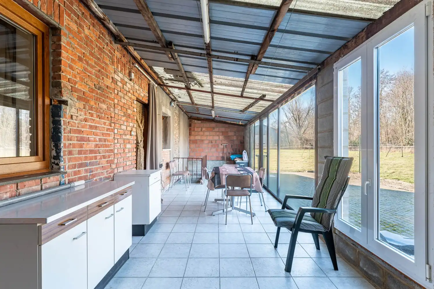 Rustig gelegen halfopen woning met 3 slaapkamers, garage en west gerichte tuin in Sint-Truiden foto 11