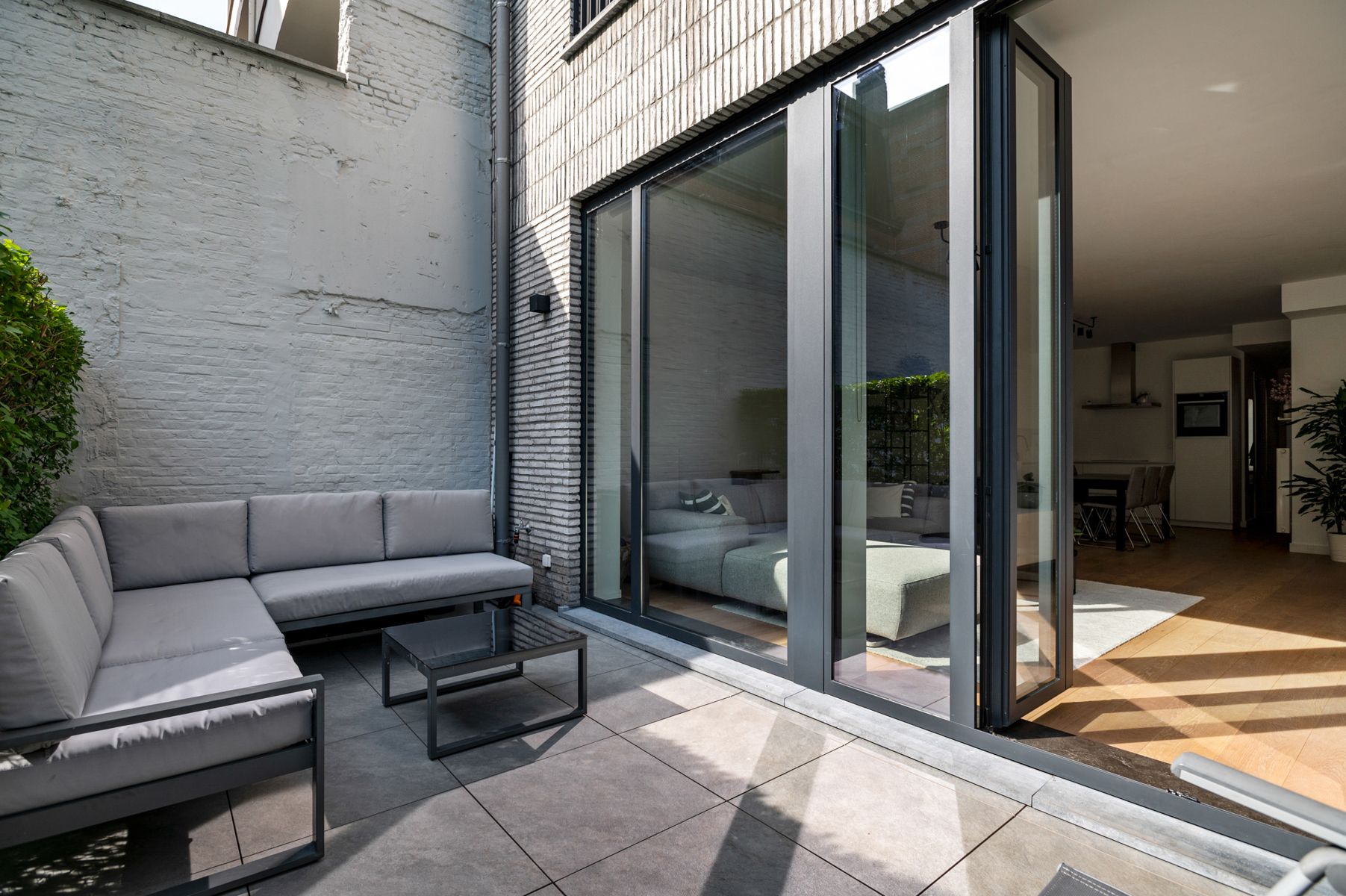 Energiezuinig gelijkvloers appartement met terras en tuin foto 25