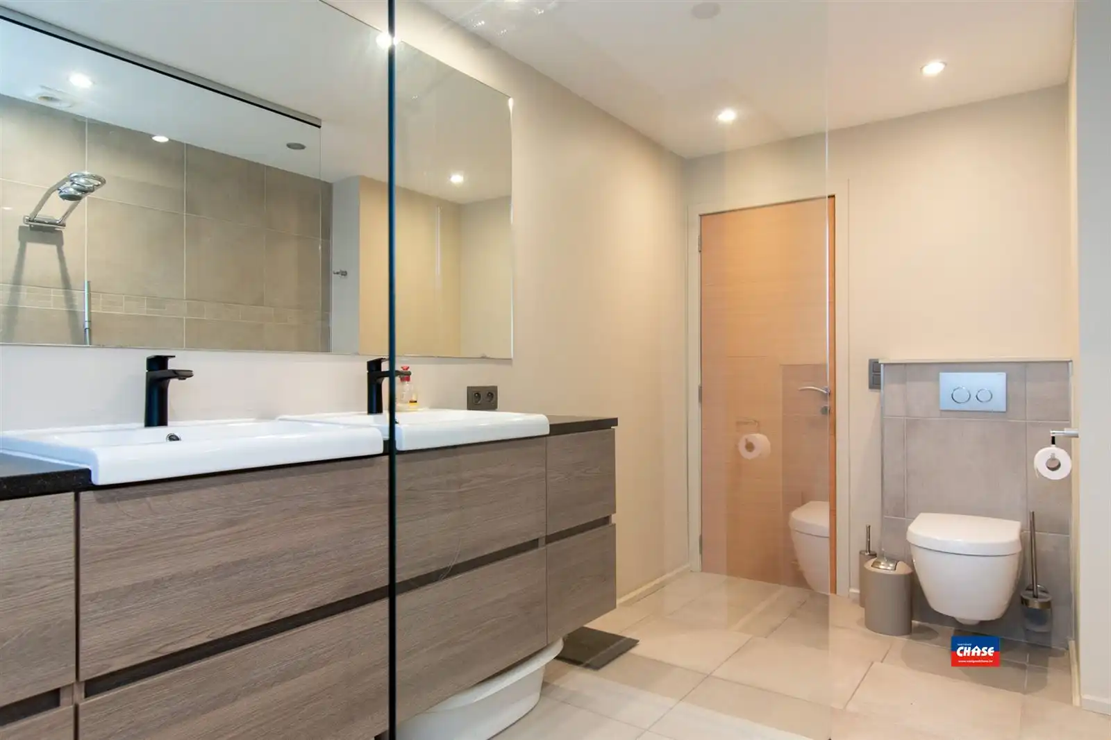 Gerenoveerde bel-étage met 3/4 slaapkamers en mooie tuin foto 18