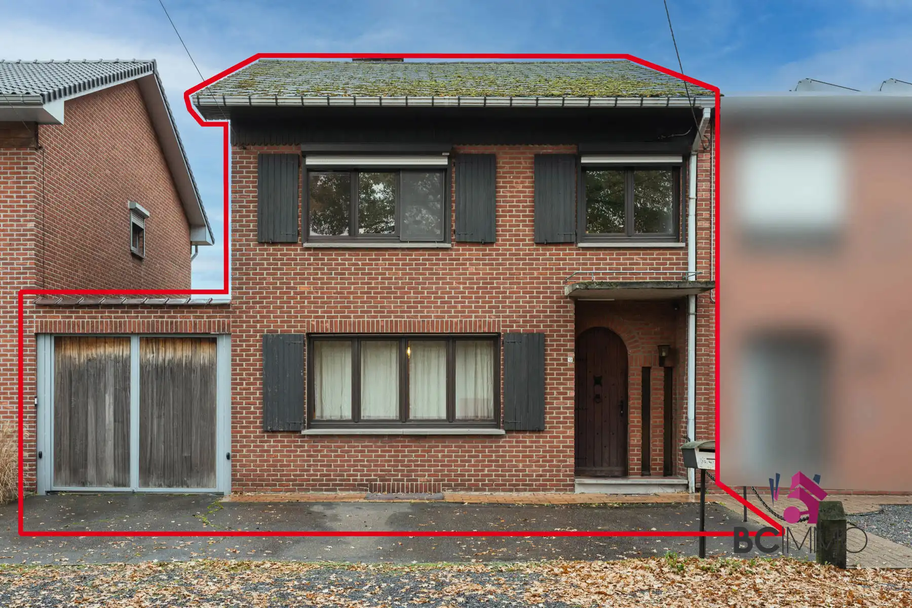 Hoofdfoto van de publicatie: Ruime, tijdloze gezinswoning met 4 slaapkamers, grote tuin en garage en centraal gelegen in Genk