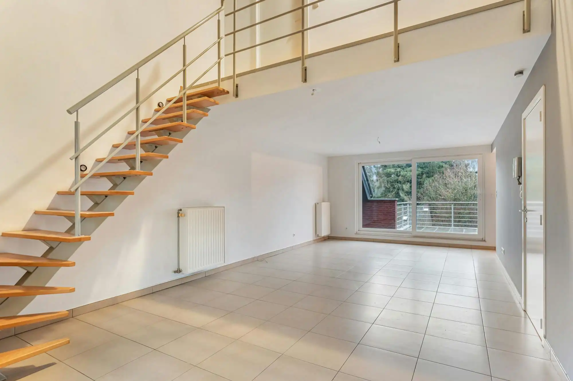 Lichtrijk & instapklaar duplex-appartement nabij Genk-Centrum foto 9