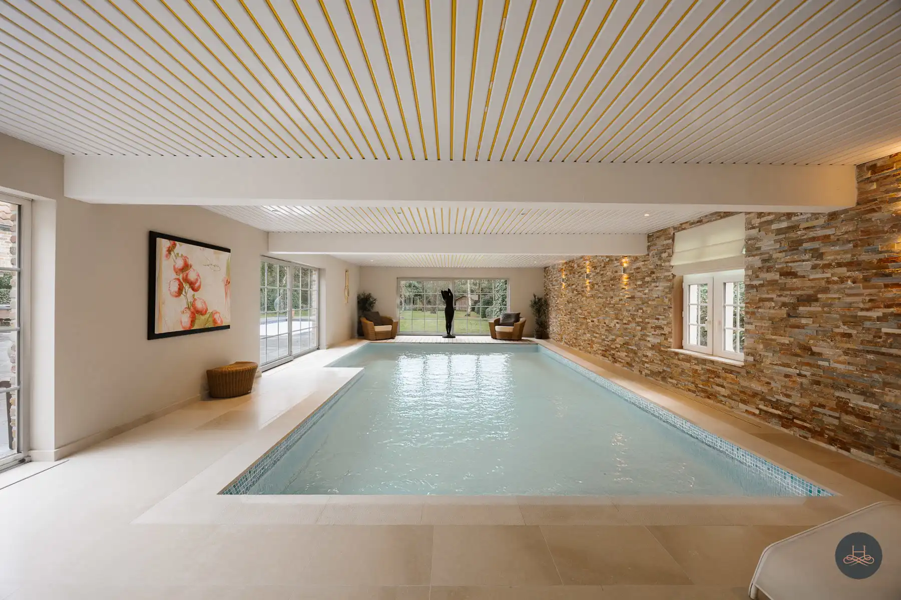 Exclusieve villa met binnenzwembad foto 8