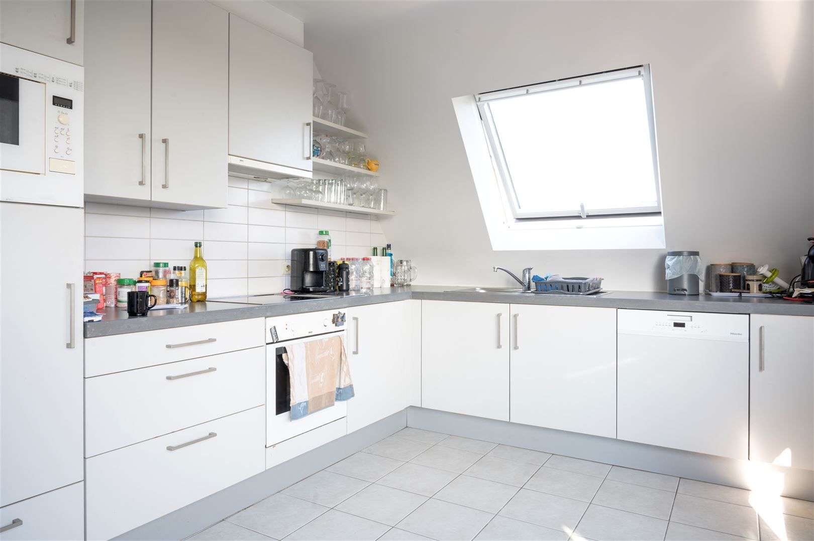  Zeer verzorgd appartement met garage te huur in Oudenaarde. foto 7