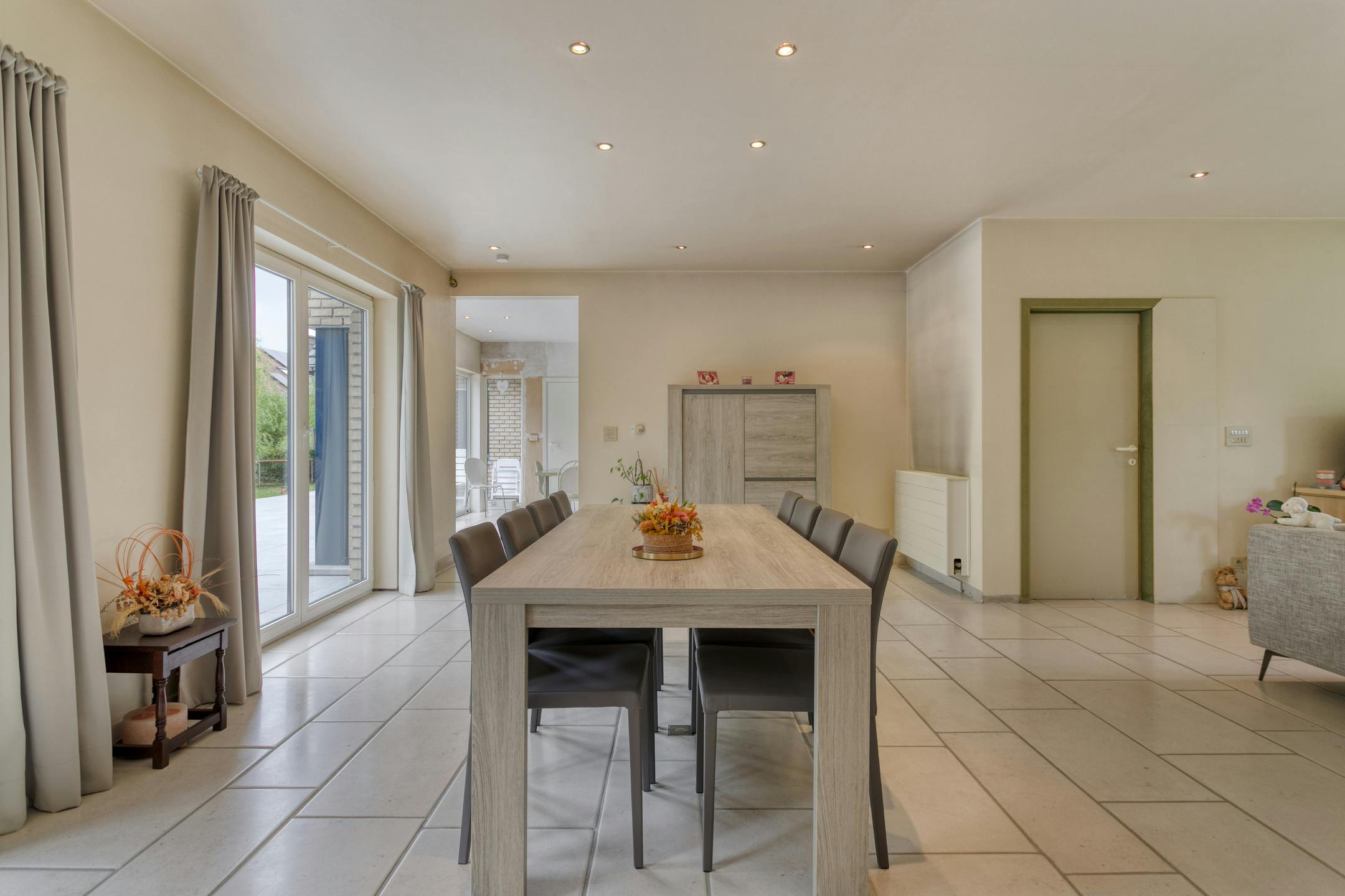 Ruime villa met 5 kamers te koop in Desselgem foto 6
