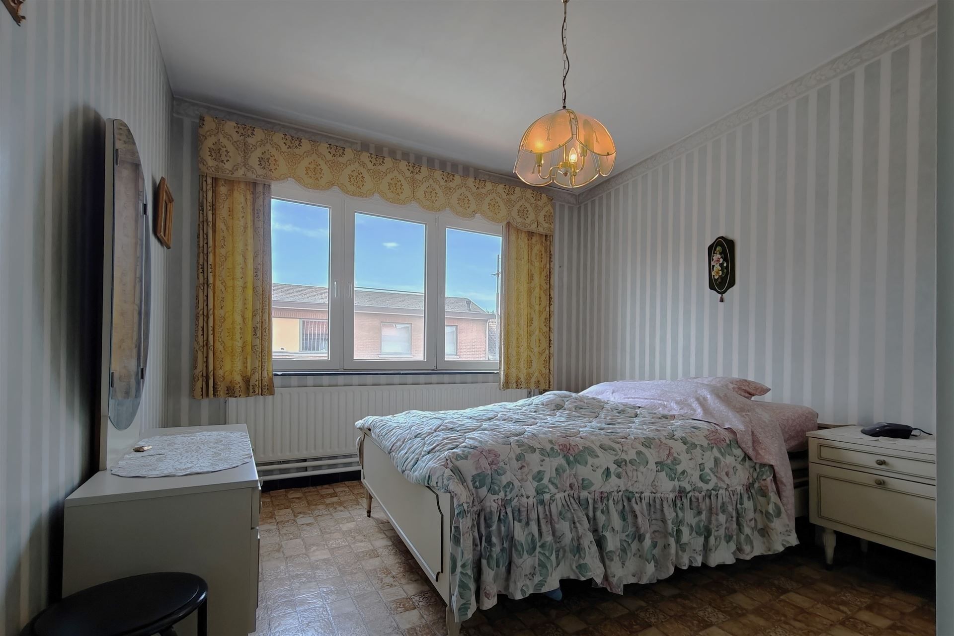 Goed onderhouden woning met 3 slpk. en 2 ingangen in Mopertingen foto 13