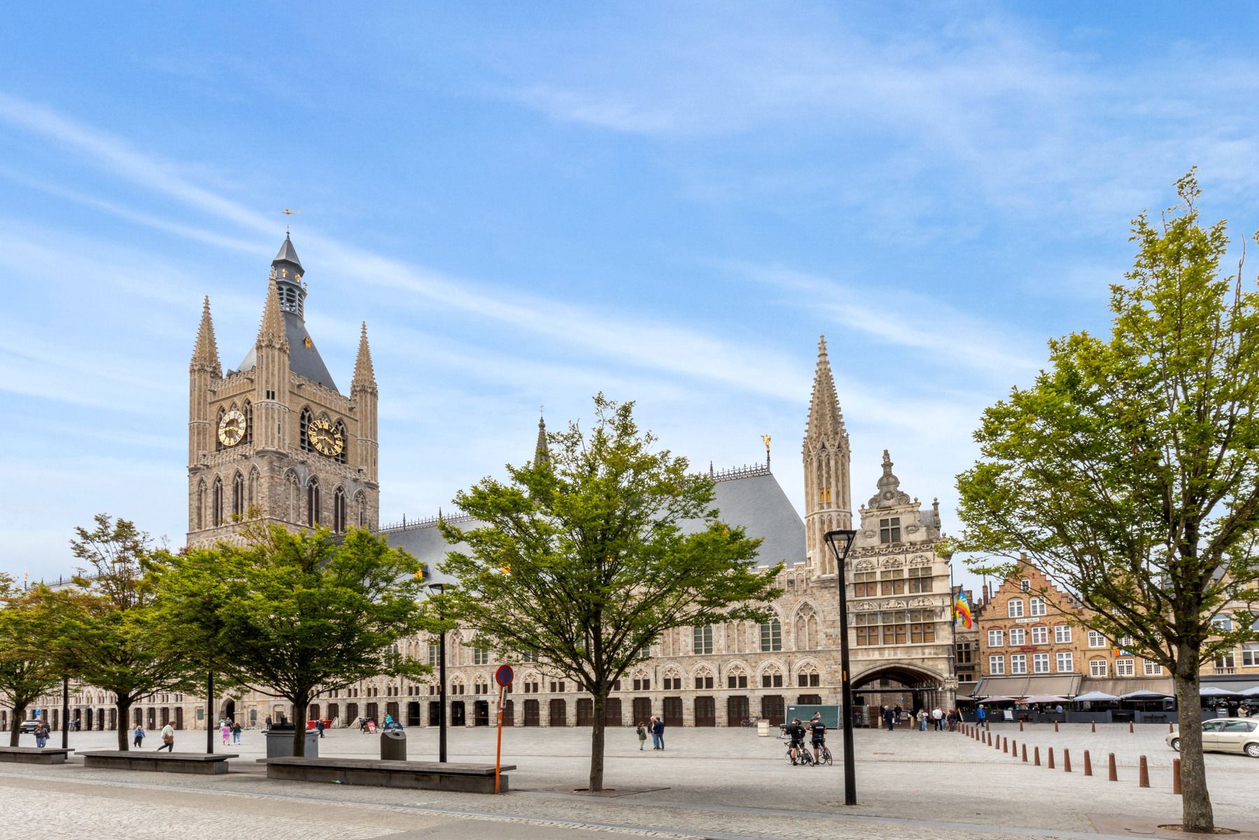 Historisch herenhuis in het hartje van Ieper foto 34