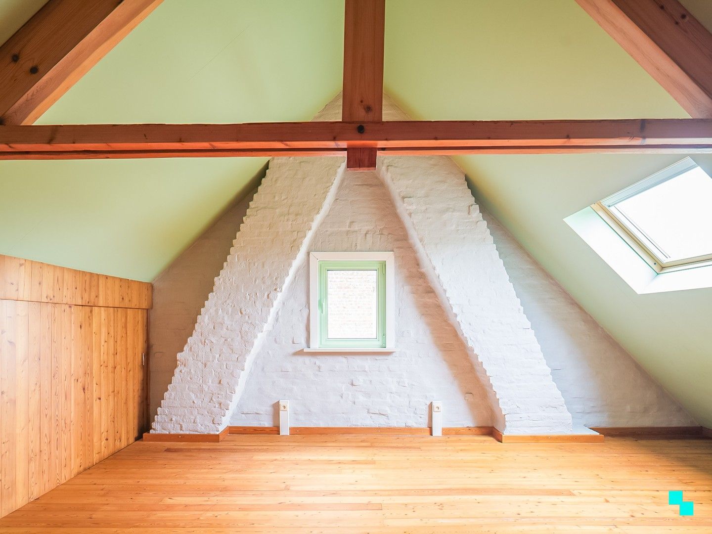 Charmante woning met vijf slaapkamers en inpandige garage te Merelbeke foto 24