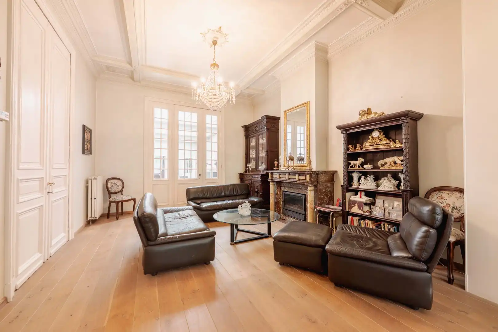 Uniek eigendom met karaktervolle woning en ruime loods op uitstekende ligging in Pittem! foto 8