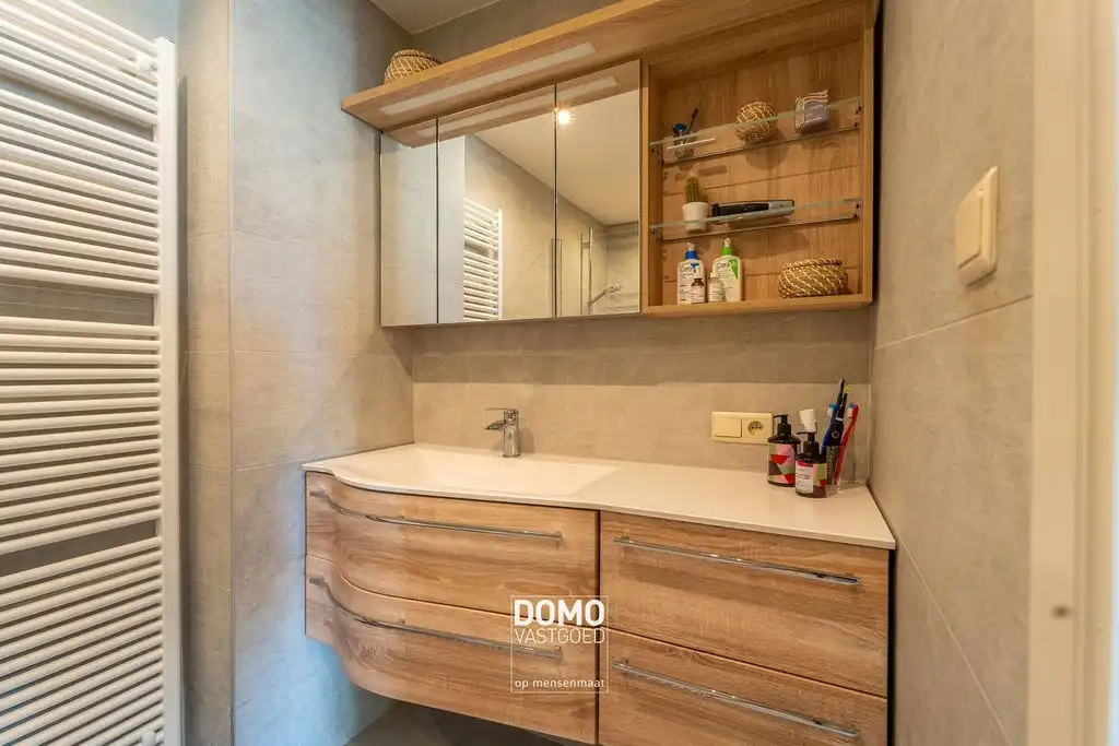 PERFECT GELEGEN RUIM APPARTEMENT IN CENTRUM HASSELT MET 3 SLAAPKAMERS, TERRAS, GARAGE EN EPC B foto 11