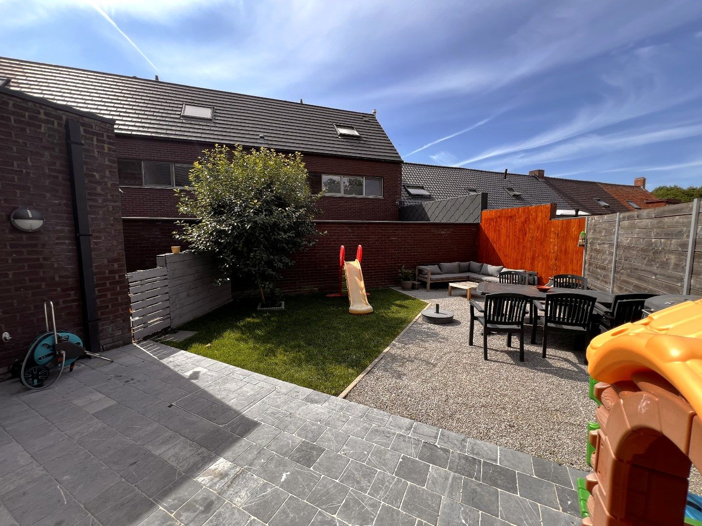 INSTAPKLARE WONING MET 3 SLAAPKAMERS, GARAGE EN TUIN IN ZONNEBEKE foto 2