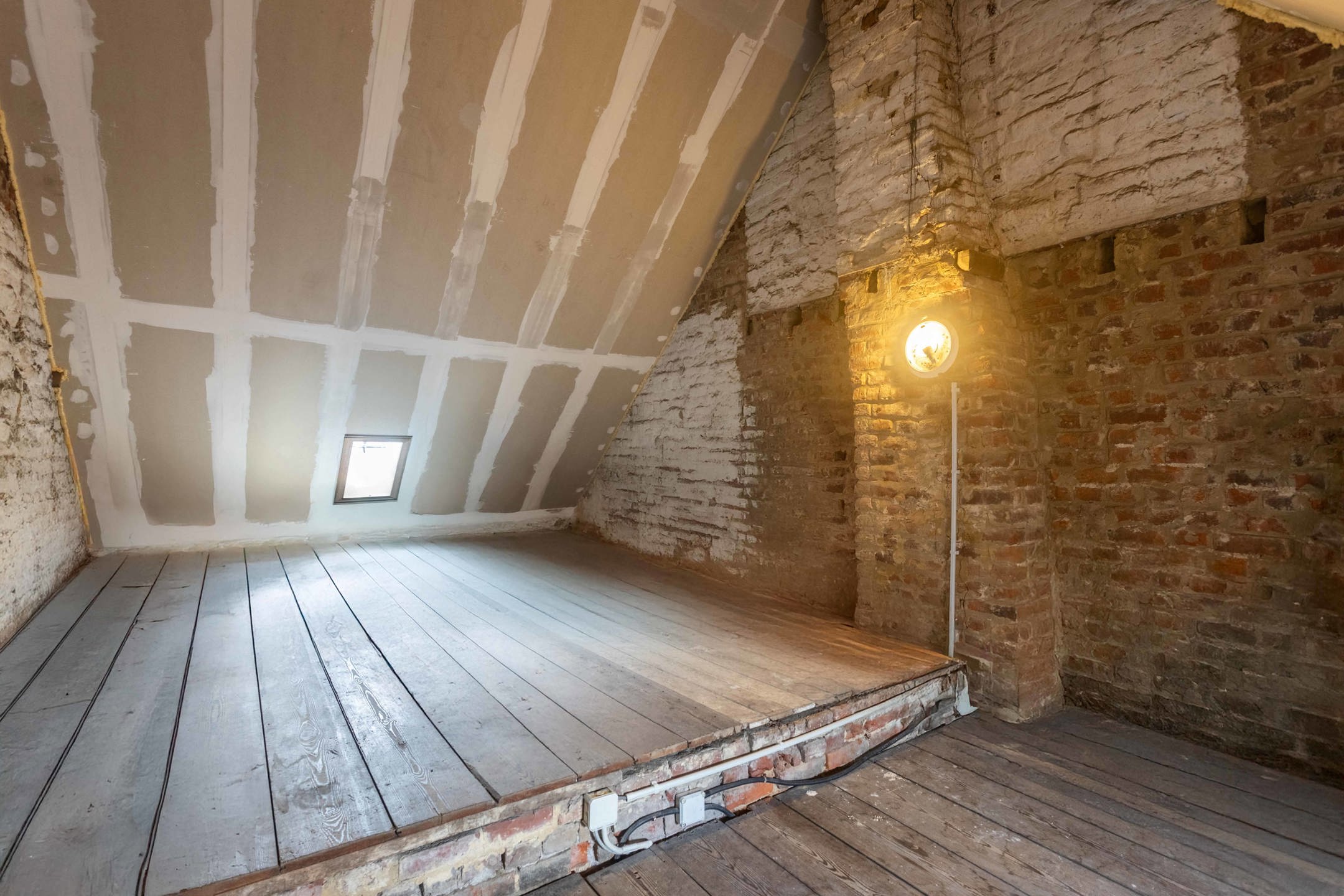 Interessante aankoop: op te frissen woning vlakbij centrum. foto 15