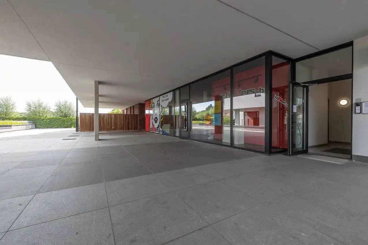 Ruime, zonnige penthouse met 2 slpk. en 2 ondergrondse autostaanplaatsen foto 26