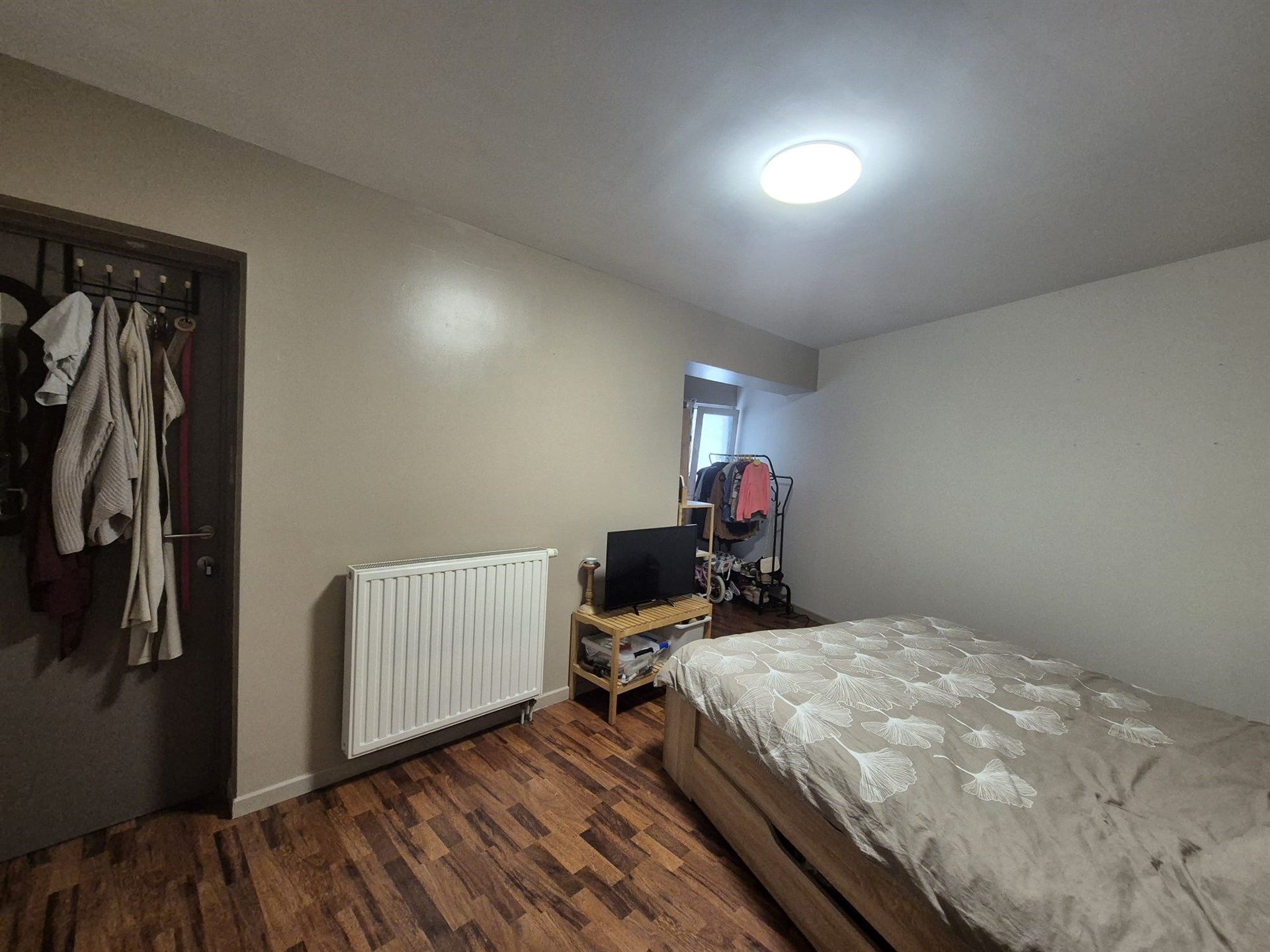 Centraal gelegen instapklaar 2 slaapkamer appartement foto 14