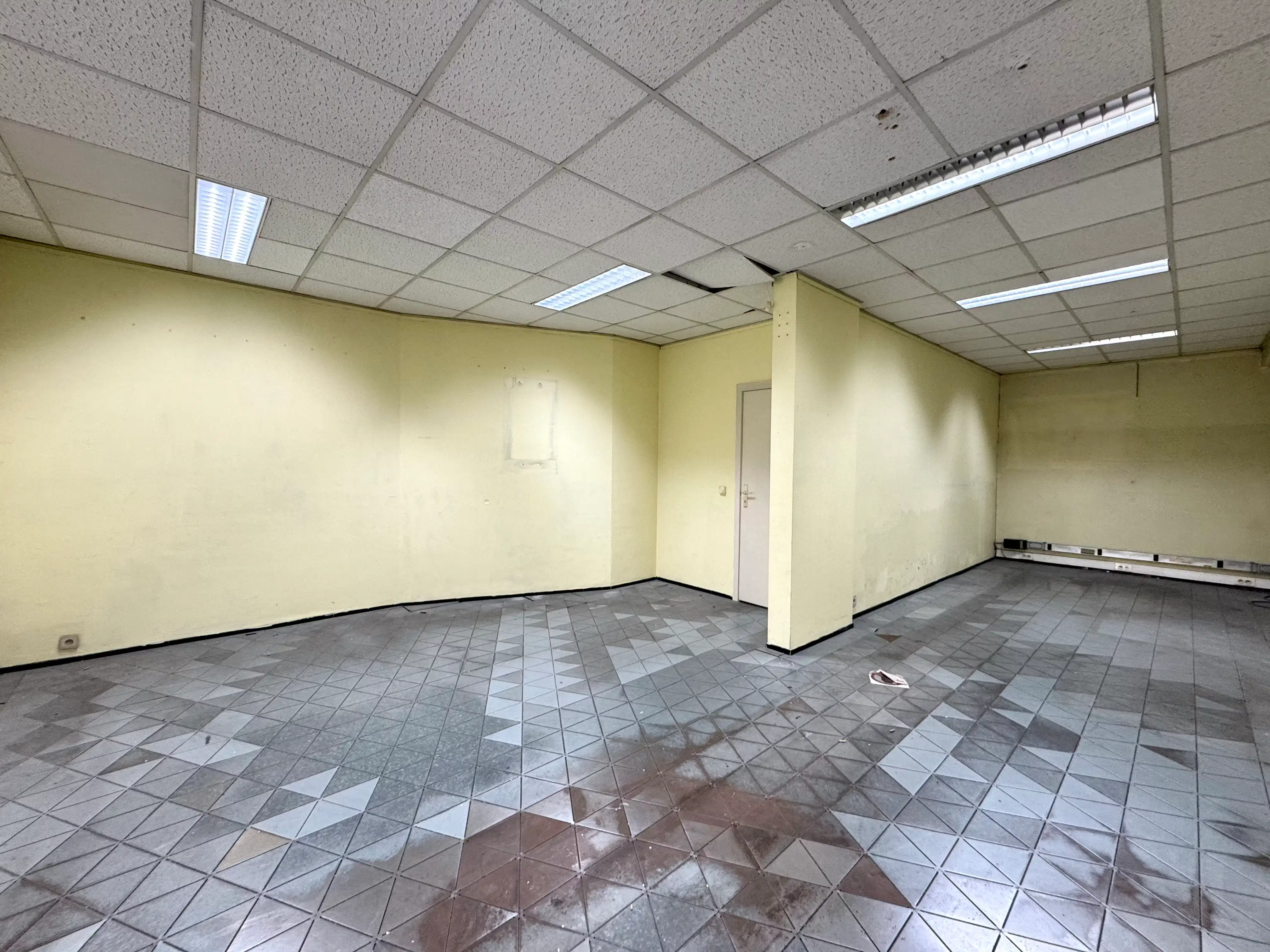 Handelsgelijkvloers 105 m² foto 5