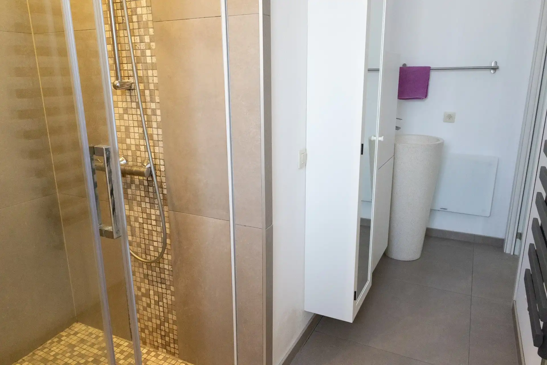 Veelzijdig handelspand met toonzaal, atelier en ruime woonst te Okegem foto 36