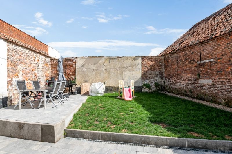 Instapklare woning met 4 slaapkamers en zonnige tuin foto 23
