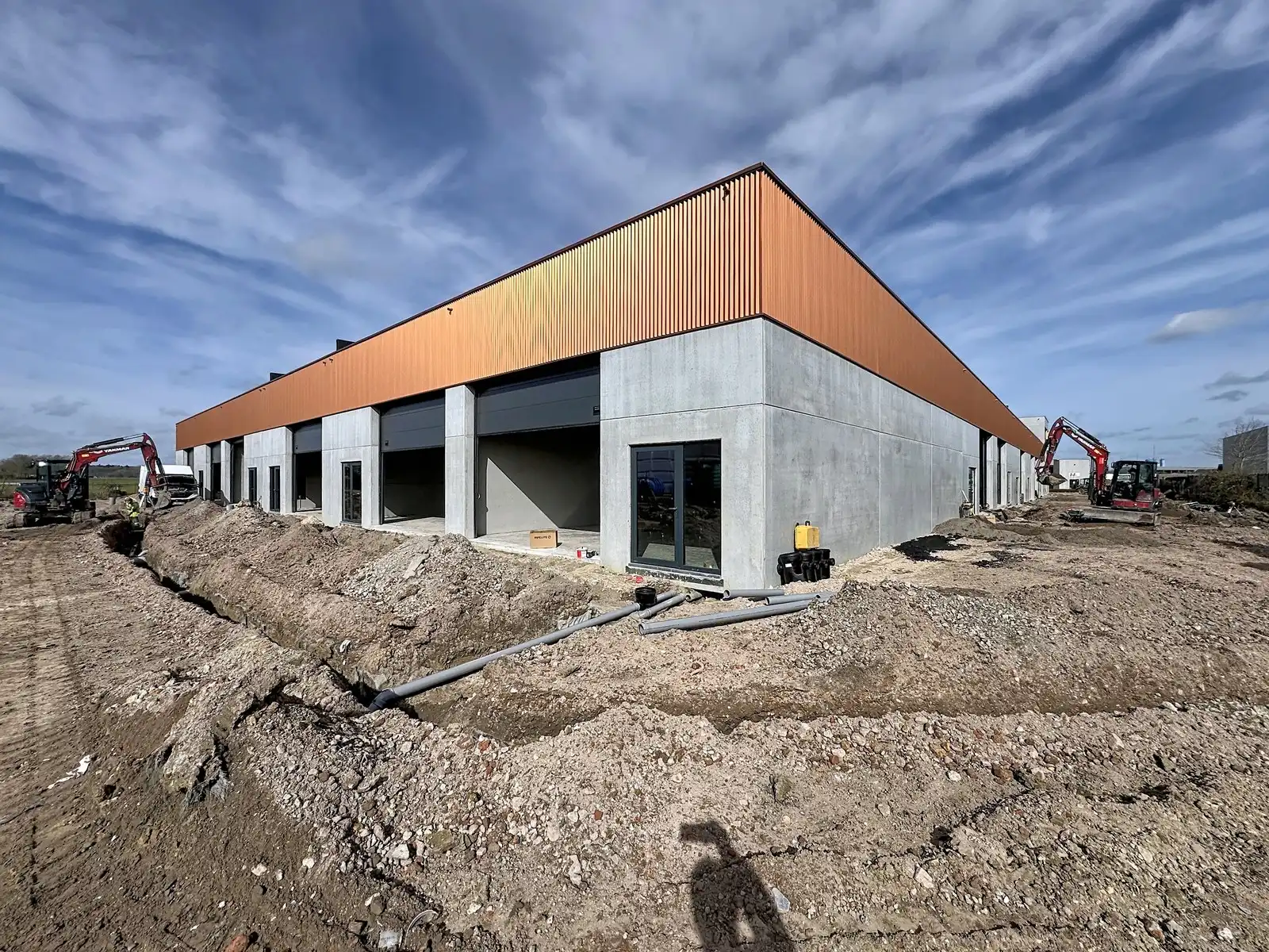 Laatste KMO-units te koop: "NB MAGAZIJN (335 m²)" inclusief 2 private PARKEERPLAATSEN op industriezone "De Schatting" te Zedelgem foto 2