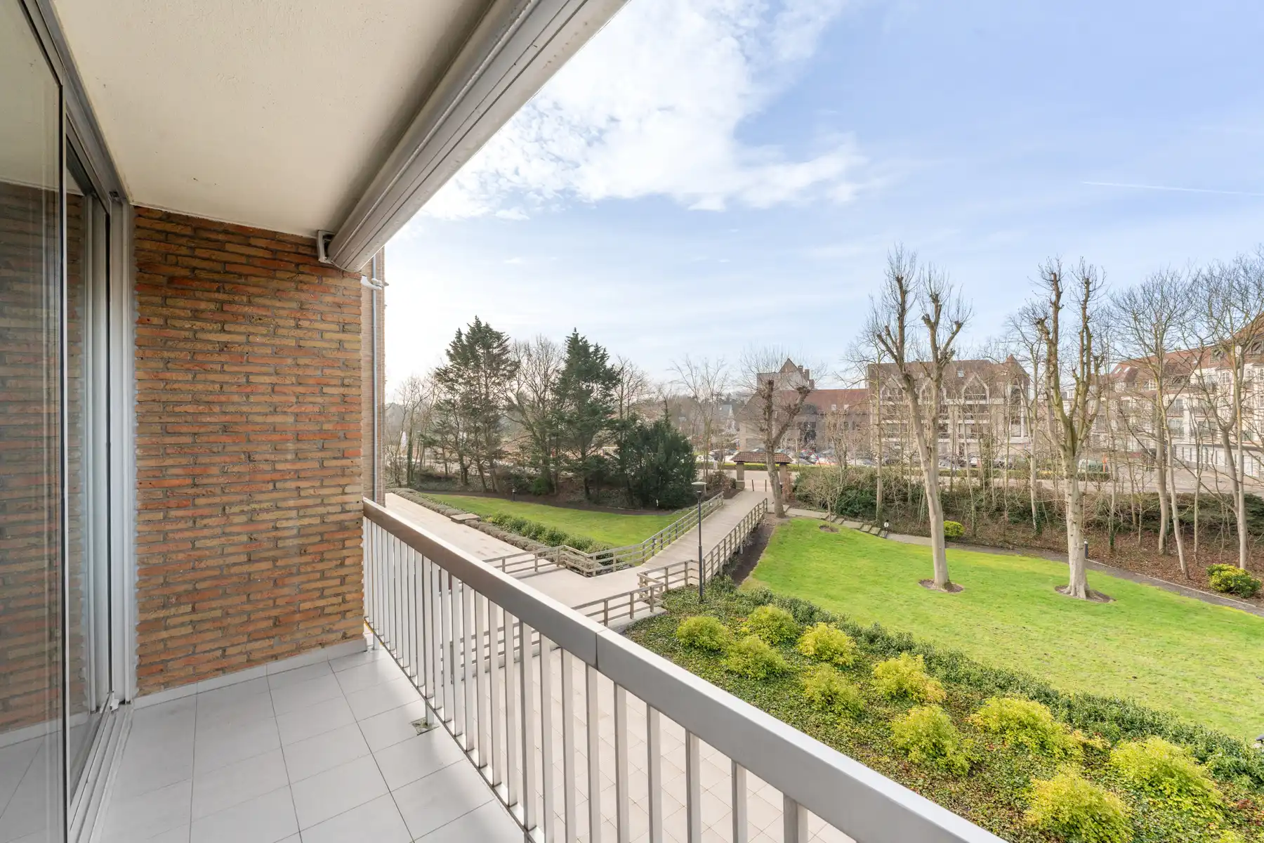 Verzorgde familieflat met zonneterrasje foto 12