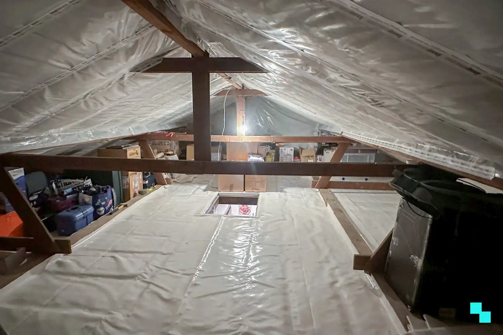 Instapklare, gerenoveerde woning met achteruitgang te Izegem foto 29