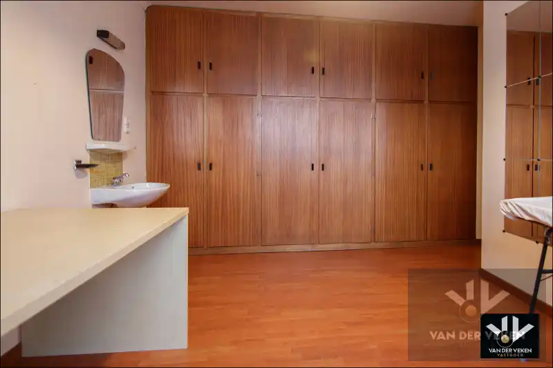 DEGELIJKE GEZINSWONING  MET GARAGE  IN DE SINT-CATHARINAWIJK foto 26