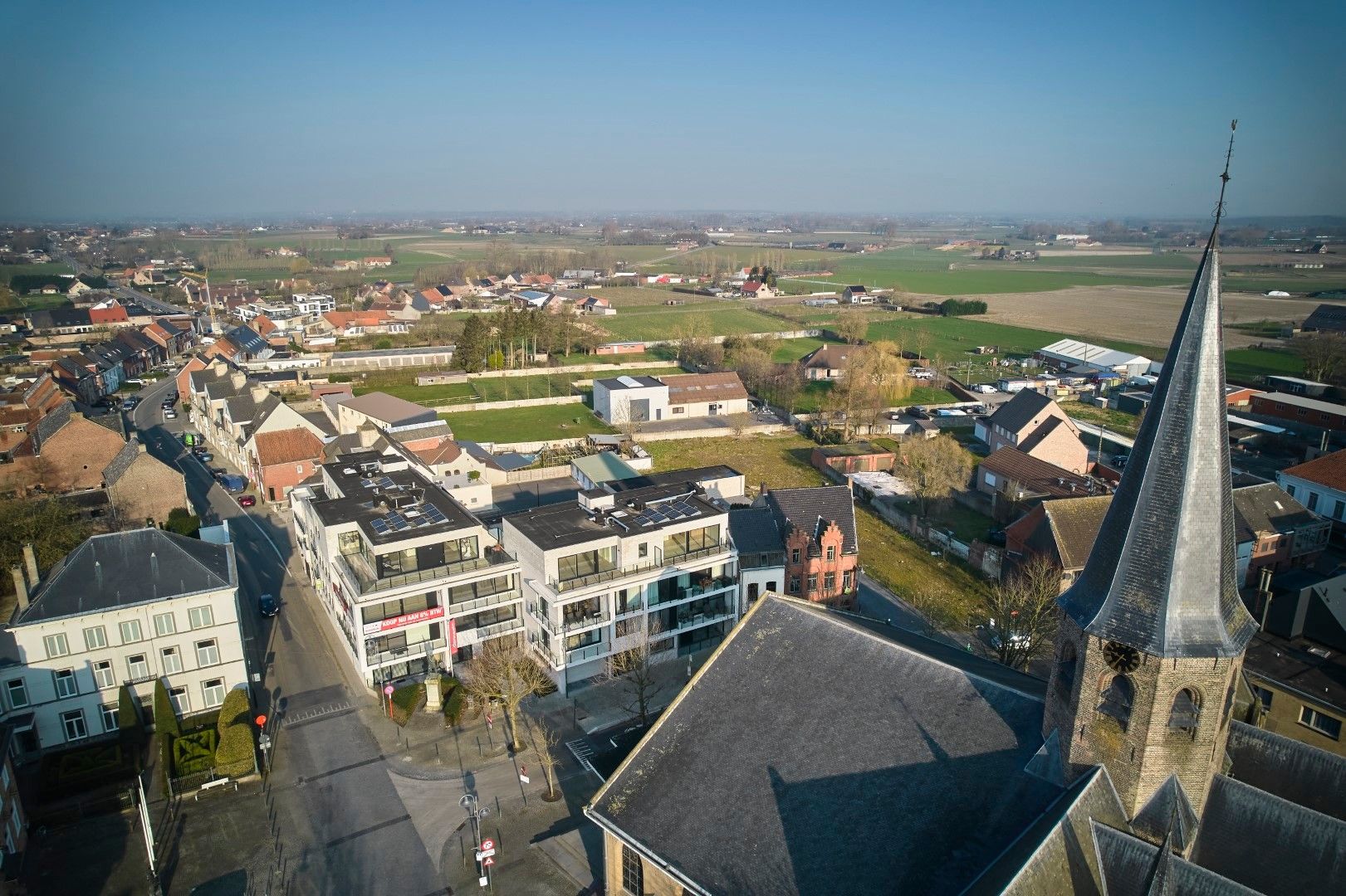 Parkeerplaatsen te koop in centrum Zwevezele foto 5