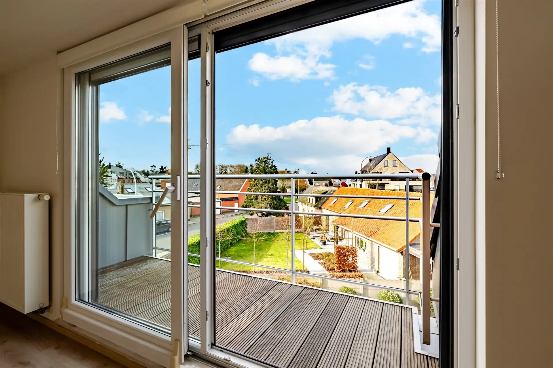 Instapklaar appartement met garagebox, centrum Laarne! foto 2