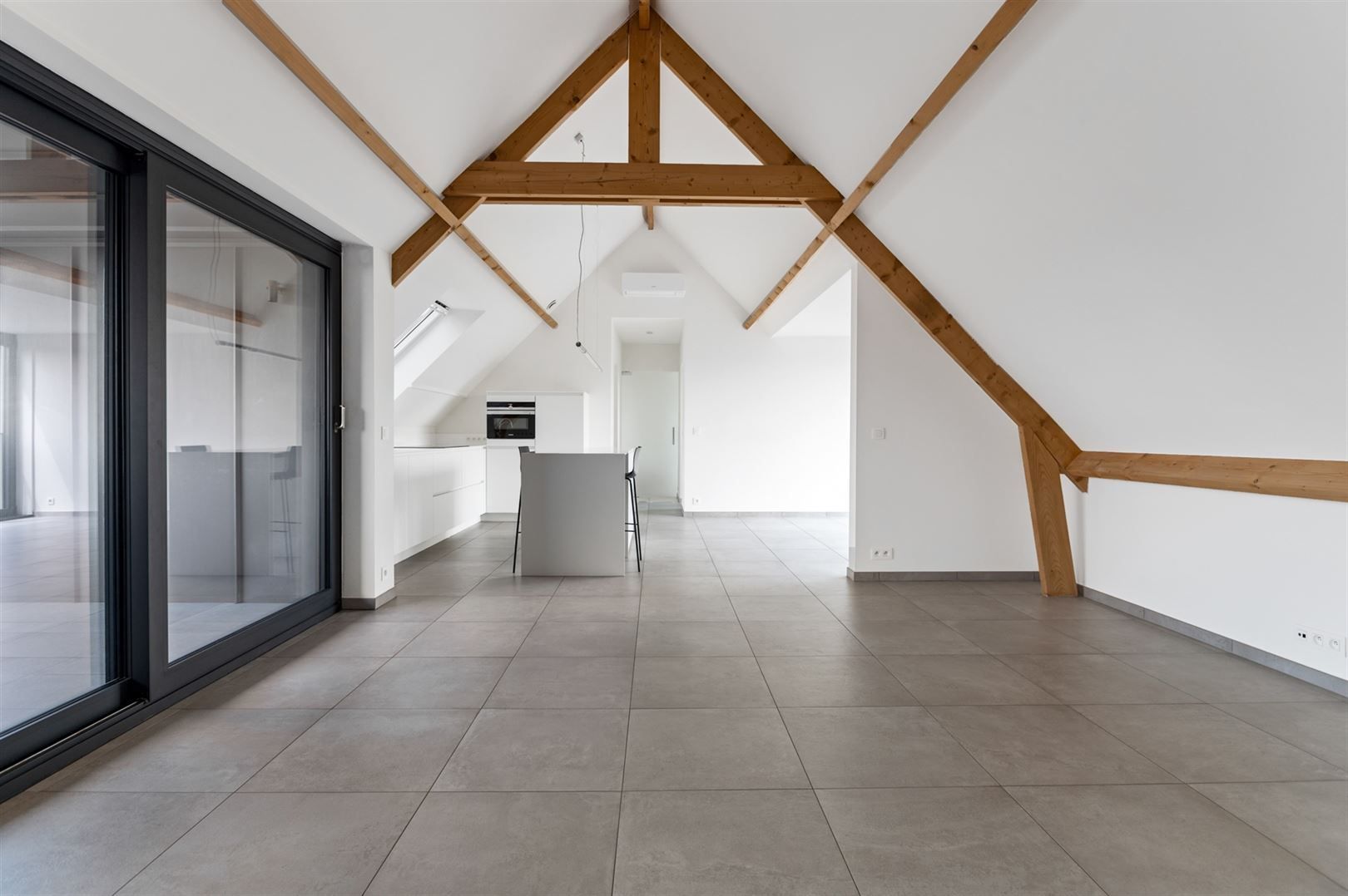 Recente penthouse ca. 114m2 met inpandig terras en optionele parking. foto 6