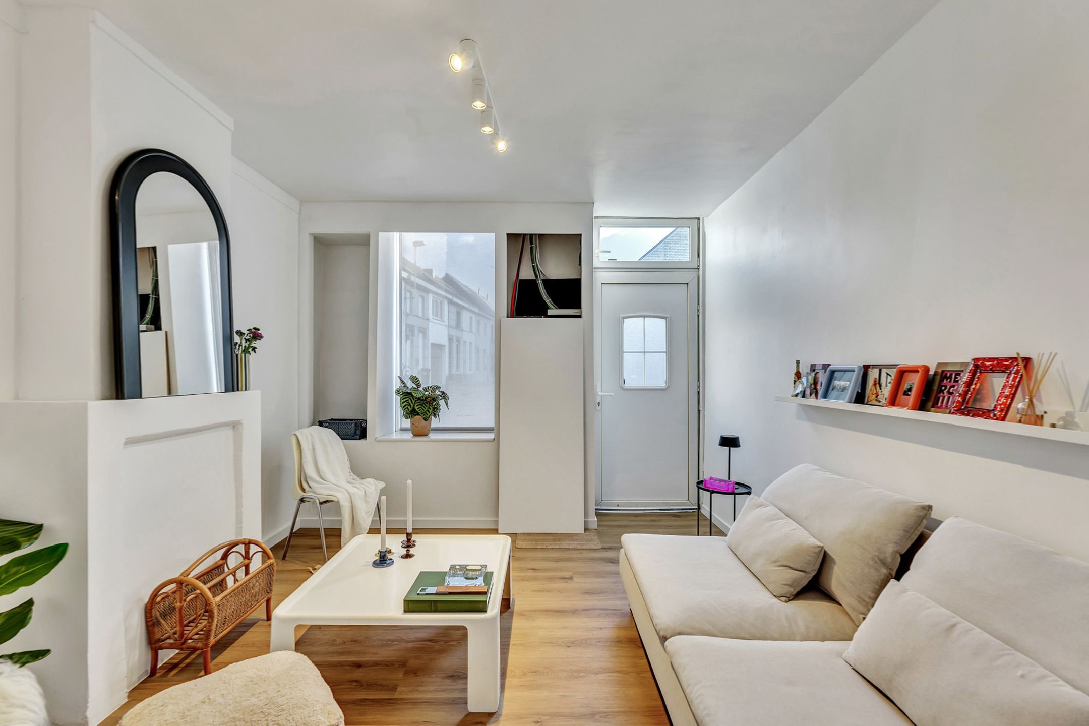 Centraal gelegen instapklare rijwoning foto 2