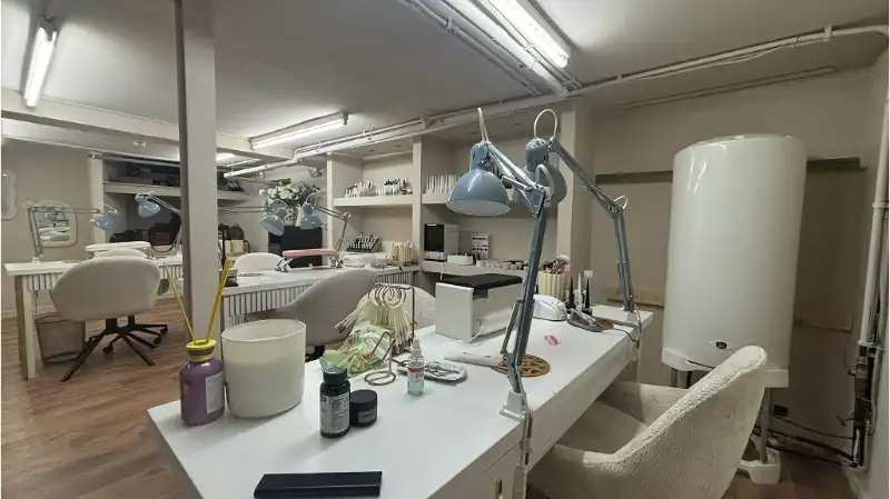 Overname instapklaar Beauty Salon - Hairstyling, Nagelstudio en Massage in Brugge foto 10