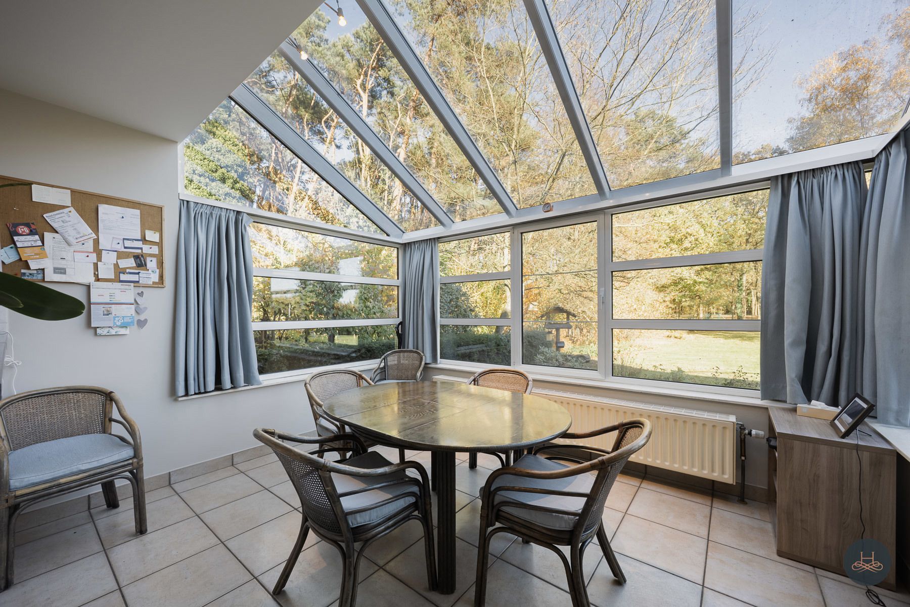 Ruime, energiezuinige villa met panoramisch zicht op groen foto 16