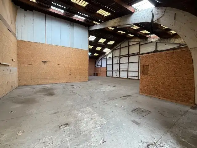 Ruime garage te huur in centrum van Staden. foto 3
