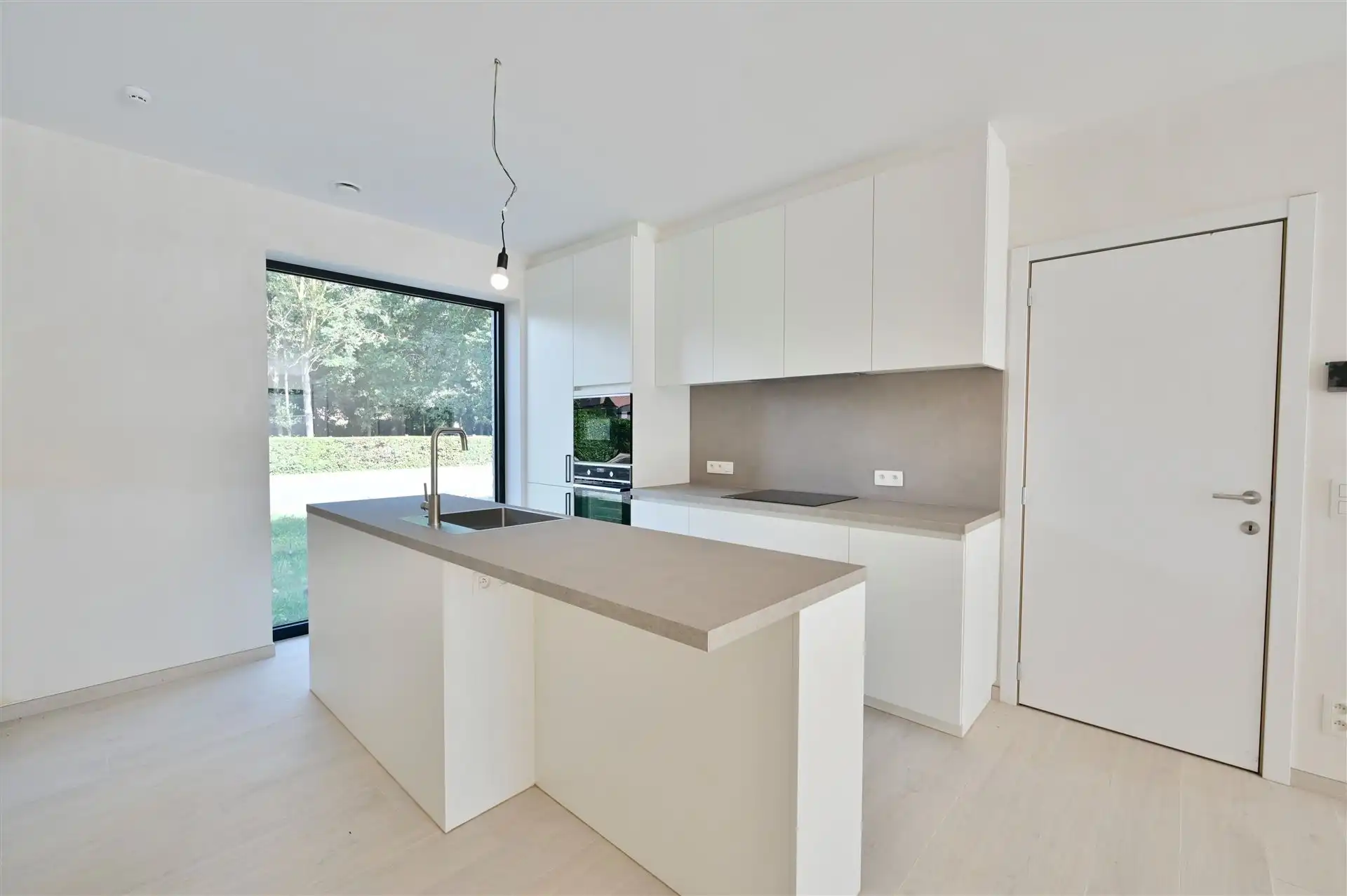 Comfortabele nieuwbouwwoning met 3 slaapkamers foto 3