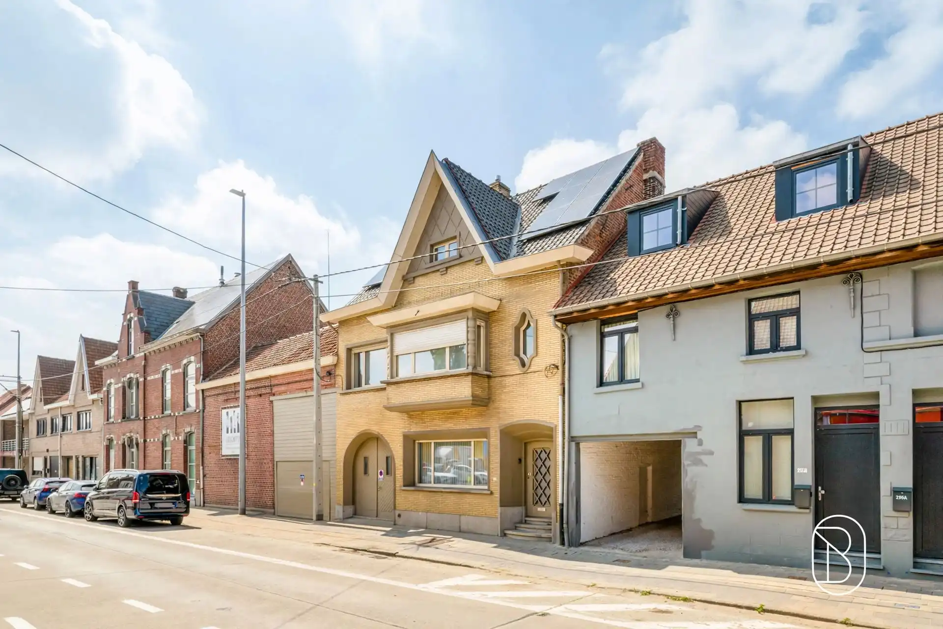 Karaktervolle gezinswoning met 4 slp, zonnige tuin en loods foto {{pictureIndex}}