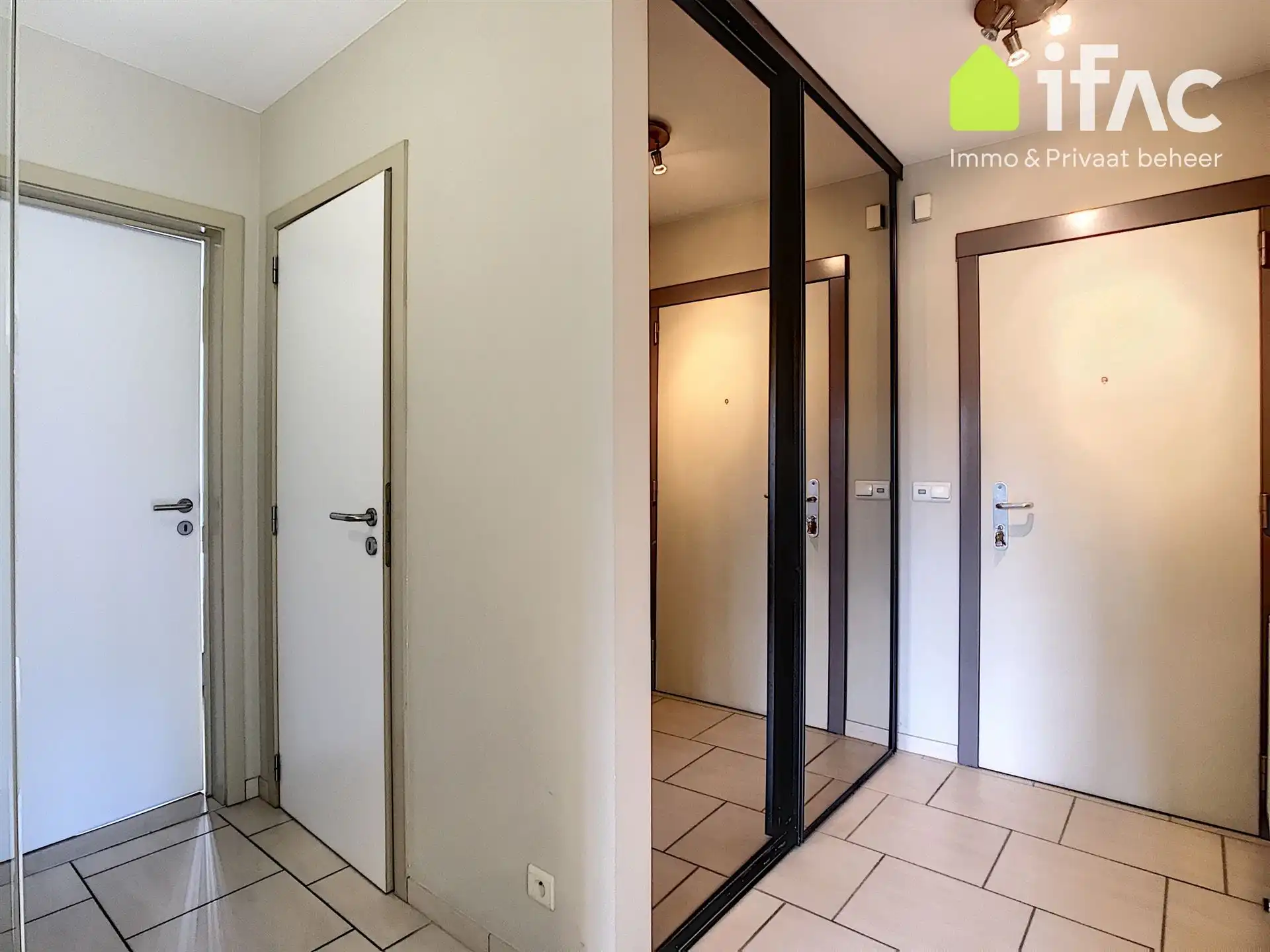 Prachtige duplex met 3 slaapkamers, garage en tuin foto 13