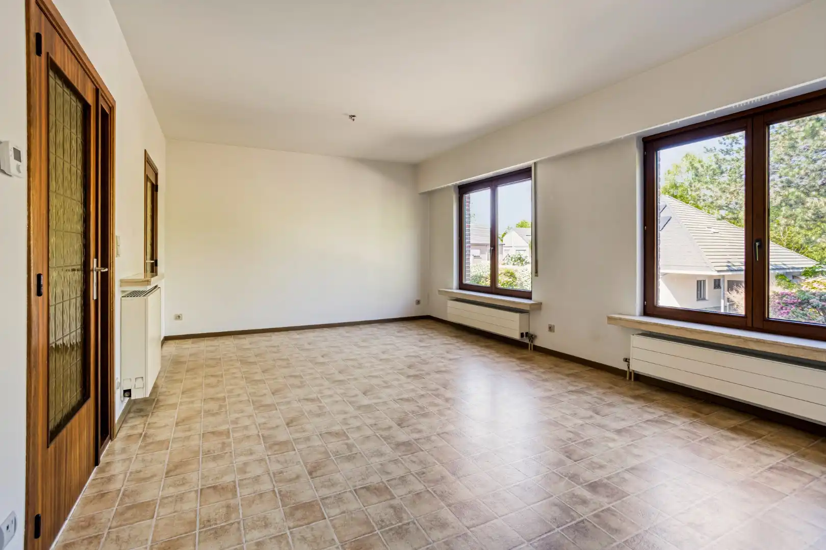 Comfortabel 2 slpk appartement met terras en garage foto 2