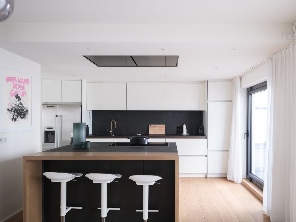 Gent centrum. Hoogwaardig gerenoveerde en stijlvolle penthouse met een bewoonbare oppervlakte van 175m2, twee ruime terrassen (29m2 + 15m2) en een garagebox. foto 4