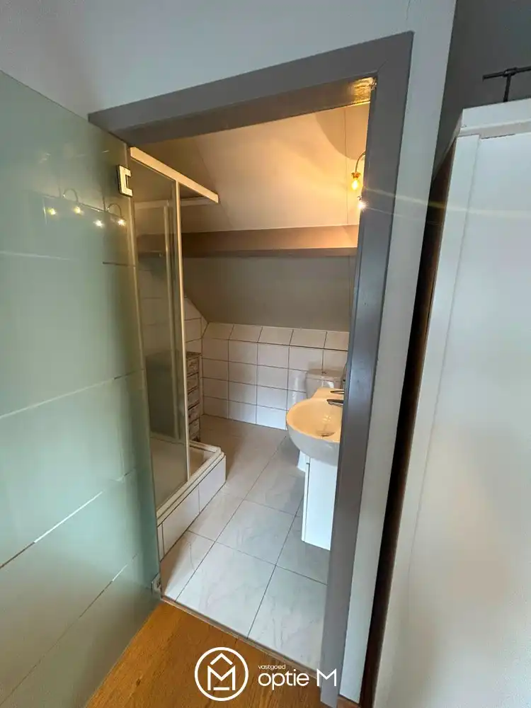 Bemeubelde duplex studio te huur in Hasselt – centrumligging met zicht op de Walputstraat foto 12