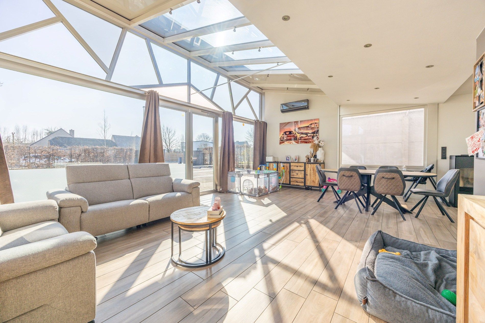 GOED GELEGEN MAGAZIJN MET SHOWROOM foto 2