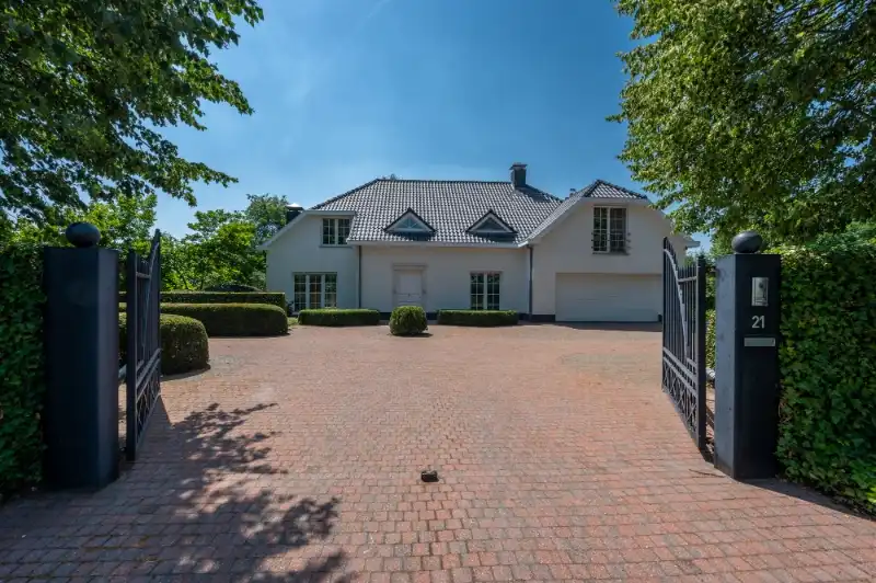 Villa te huur in agrarisch buitengebied van Essen, nabij de grens met Nederland. foto 2