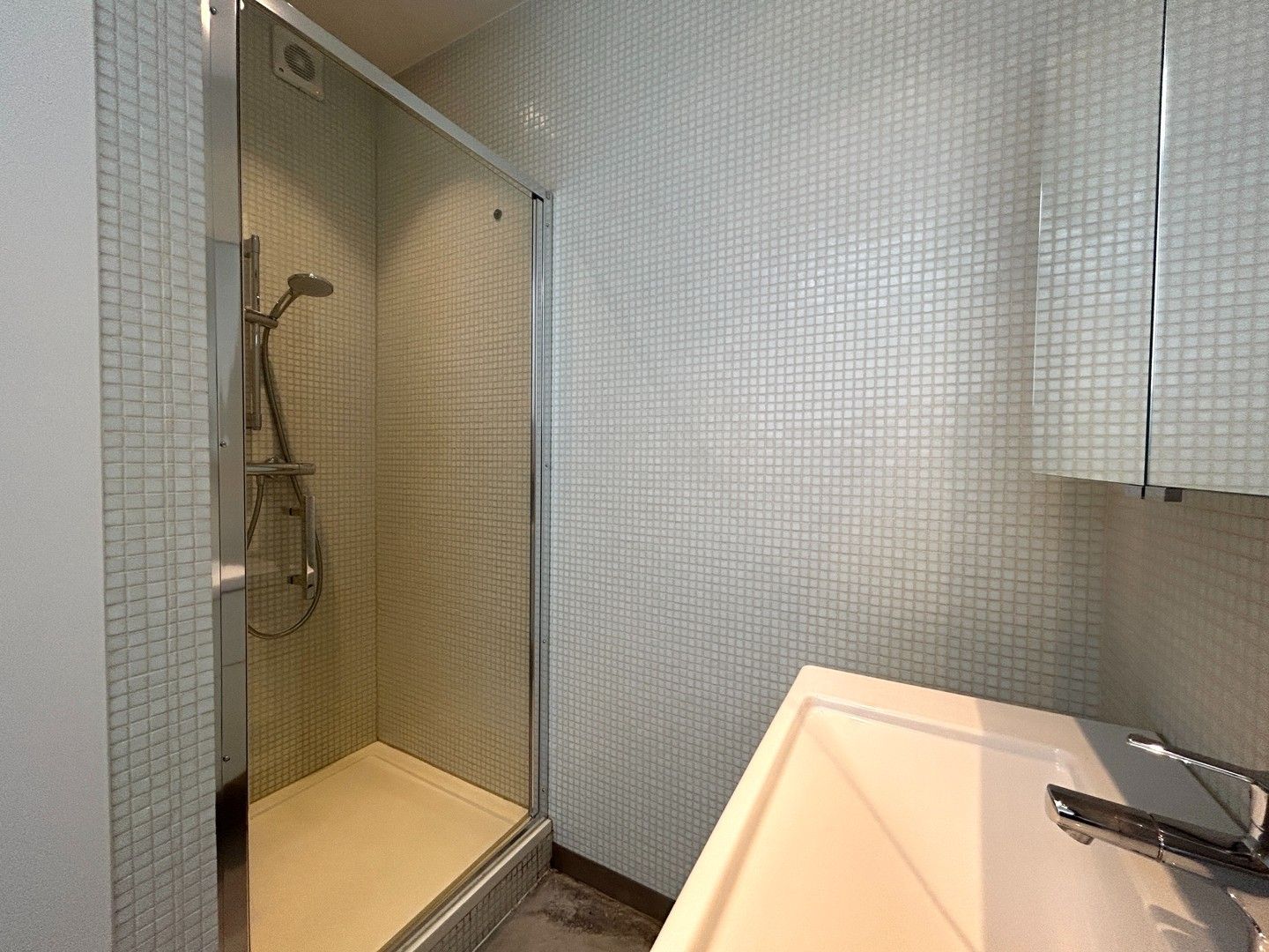 Instapklare stadswoning met zonneterras te Roeselare! foto 5