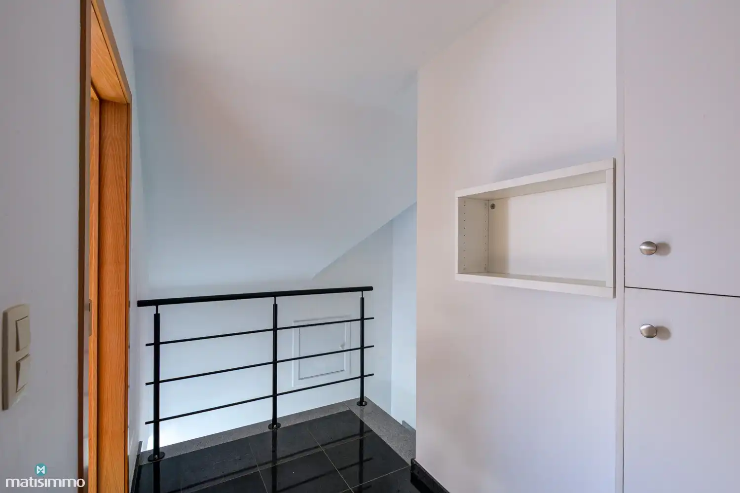 DUPLEXAPPARTEMENT MET 2 SLAAPKAMERS, 2 TERRASSEN EN GARAGEBOX AAN HET CENTRUM VAN BILZEN foto 16