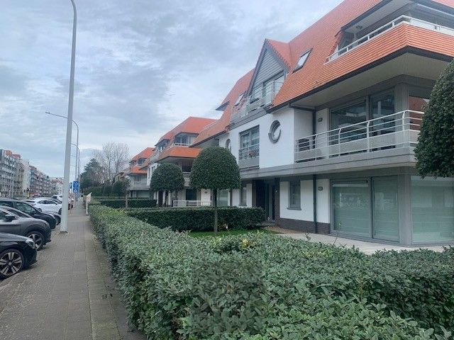 Grote garagebox met automatische poort op niveau -1 van de residentie Vivaldi te Nieuwpoort-bad. foto 7