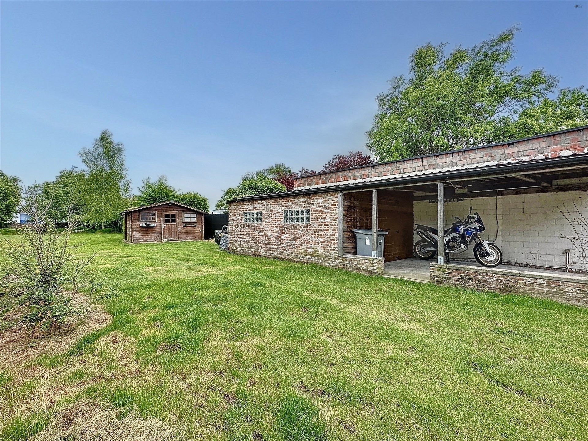 Prachtige gezinswoning met 4 slaapkamers, 2 badkamers op een perceel van 760m²! foto 8